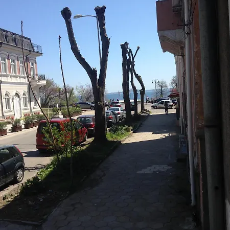 Apartment Beachfront Sea Garden *