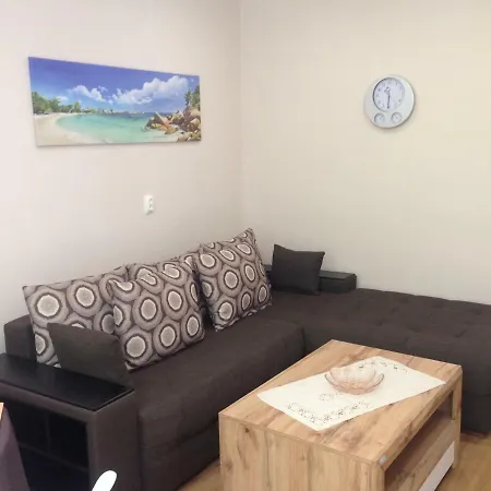 Beachfront Sea Garden Apartment Burgas