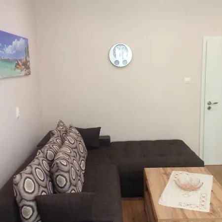 Apartman Beachfront Sea Garden